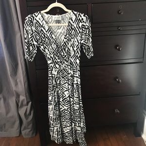 Donna Morgan for pea in the pod maternity